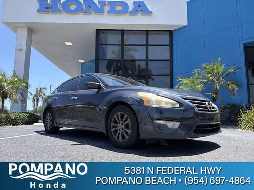 Storm 2015 Nissan Altima 2.5 S
