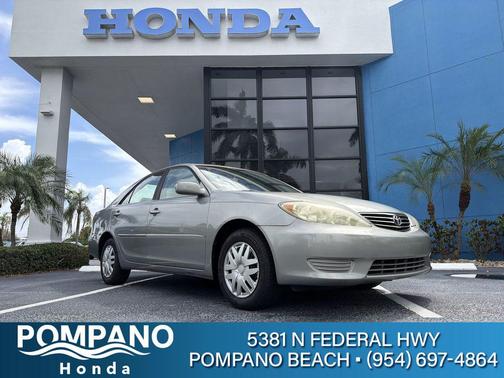 Mineral Green Opalescent 2005 Toyota Camry LE