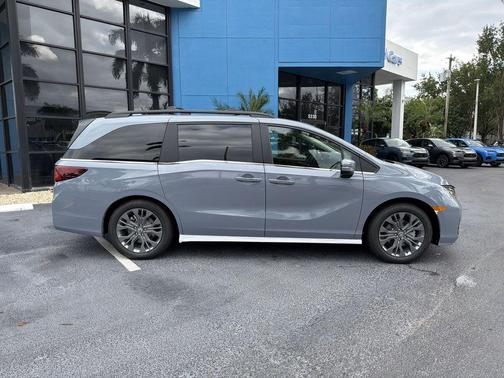 Sonic Gray Pearl 2026 Honda Odyssey Touring