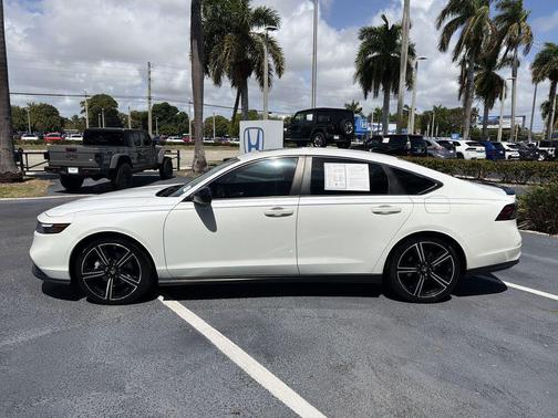 Platinum White Pearl 2023 Honda Accord Hybrid Sport