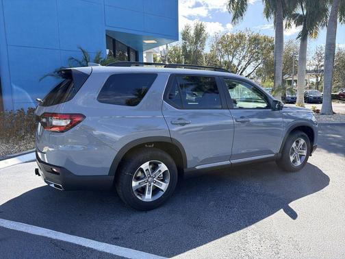 Sonic Gray Pearl 2026 Honda Pilot TrailSport