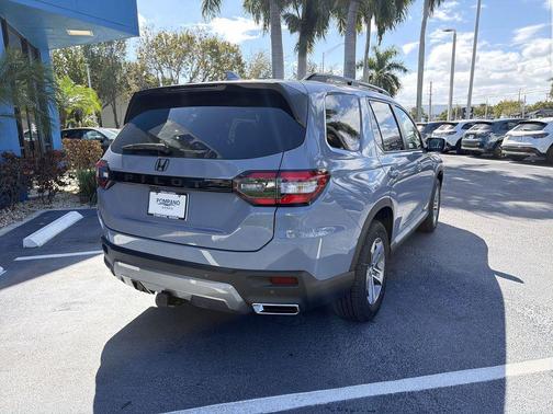 Sonic Gray Pearl 2026 Honda Pilot TrailSport