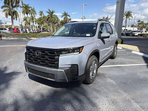 Sonic Gray Pearl 2026 Honda Pilot TrailSport
