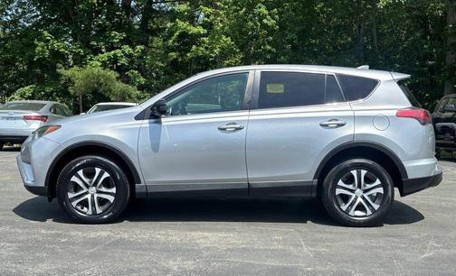 Silver Sky Metallic 2018 Toyota RAV4 LE