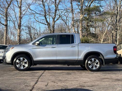 Modern Steel Metallic 2017 Honda Ridgeline RTL