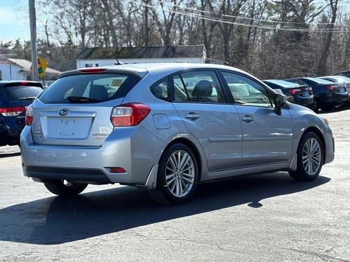 Ice Silver Metallic 2013 Subaru Impreza 2.0i Limited