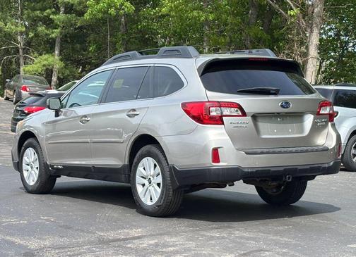 Gold 2015 Subaru Outback 2.5i Premium
