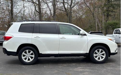 Blizzard Pearl 2013 Toyota Highlander SE