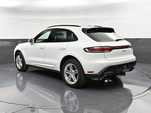 2022 Porsche Macan Base