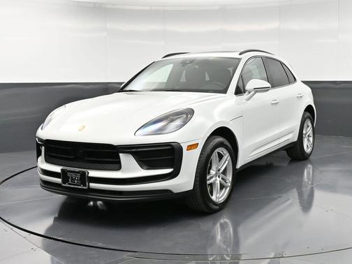 2022 Porsche Macan Base