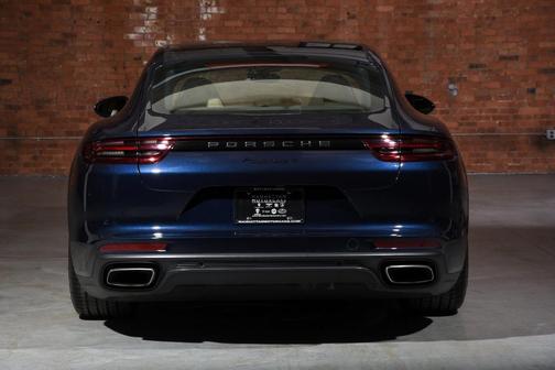 2018 Porsche Panamera 4