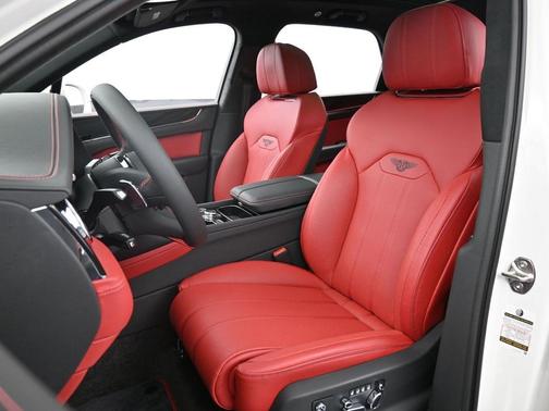 2025 Bentley Bentayga V8