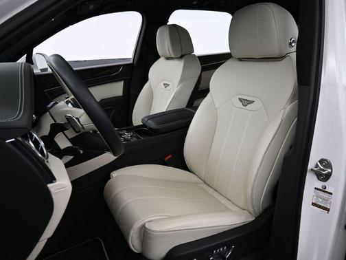2023 Bentley Bentayga Hybrid V6