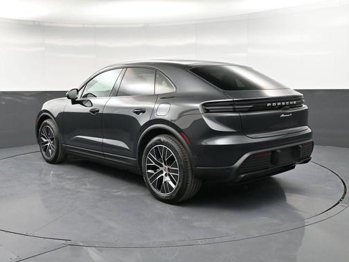 Volcano Grey Metallic 2026 Porsche Macan 4