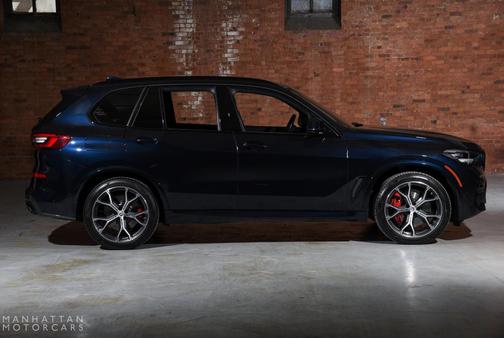 2022 BMW X5 M50i