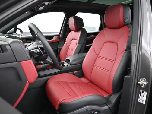 2025 Porsche Cayenne Base