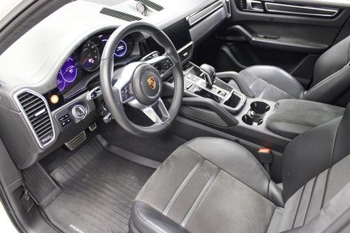 2021 Porsche Cayenne GTS