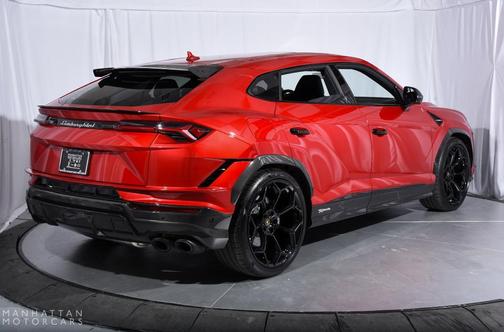 2024 Lamborghini Urus Performante