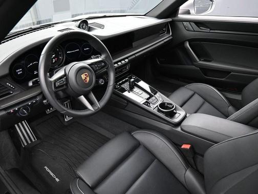 2024 Porsche 911 Carrera GTS