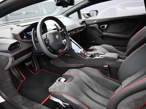 2024 Lamborghini Huracan Sterrato Base