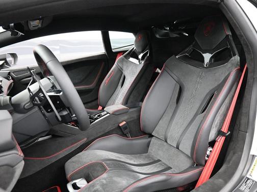 2024 Lamborghini Huracan Sterrato Base