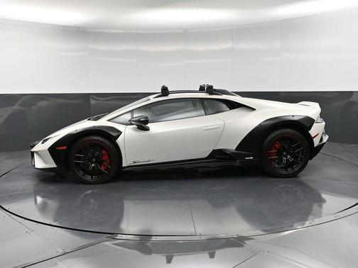 2024 Lamborghini Huracan Sterrato Base