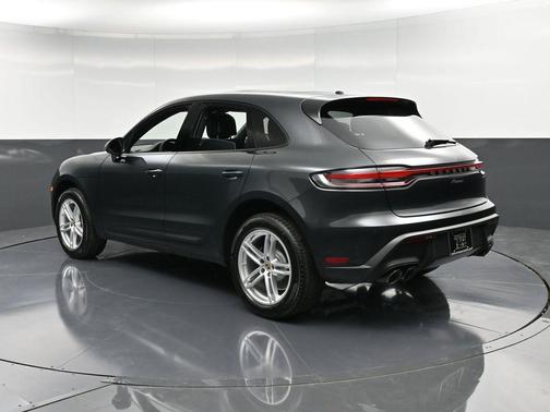 2025 Porsche Macan Base