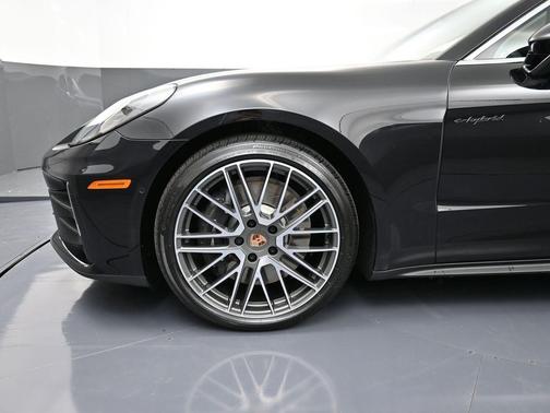 2026 Porsche Panamera 4