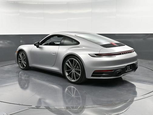2023 Porsche 911 Carrera