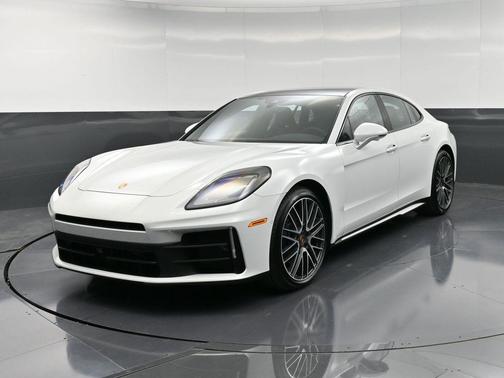 2026 Porsche Panamera 4