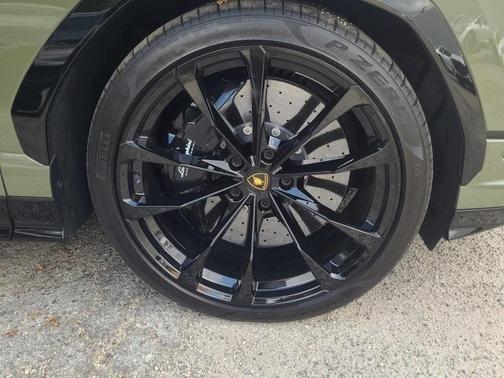 2024 Lamborghini Urus S