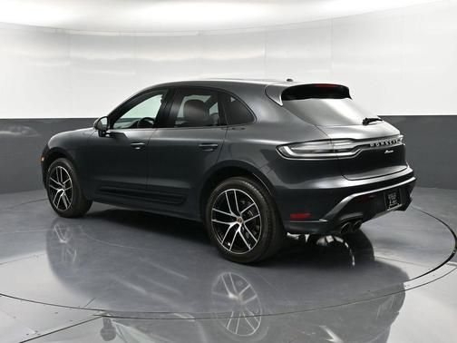 2022 Porsche Macan Base