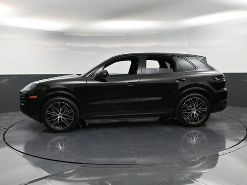 2025 Porsche Cayenne Base