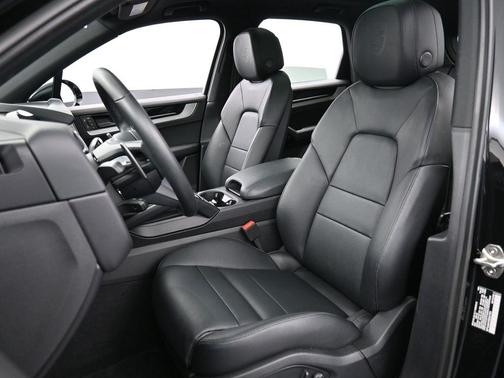 2025 Porsche Cayenne Base