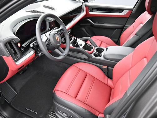 2025 Porsche Cayenne Base