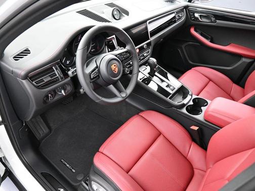 2026 Porsche Macan T