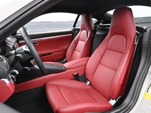 2025 Porsche 718 Cayman