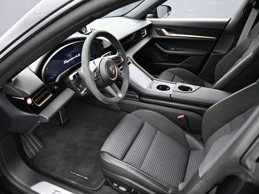 2025 Porsche Taycan 4S