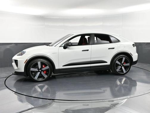 2025 Porsche Macan 4S