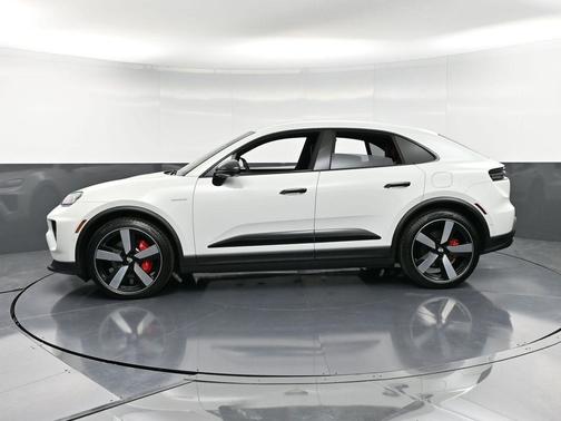 2025 Porsche Macan 4S