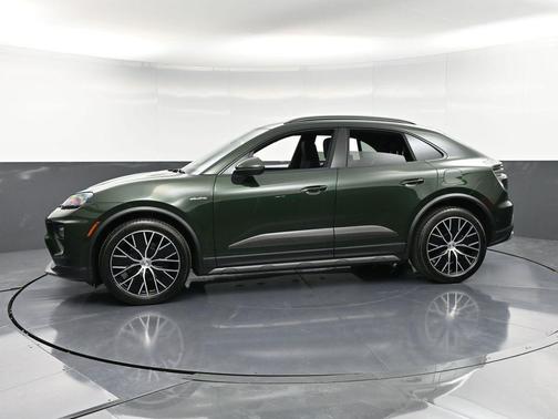 2025 Porsche Macan 4