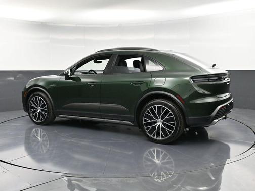 2025 Porsche Macan 4