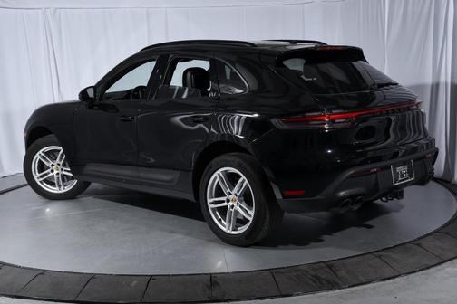 2022 Porsche Macan Base