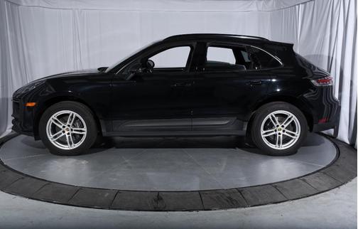 2022 Porsche Macan Base