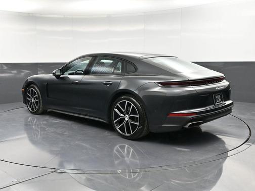 2024 Porsche Panamera 4