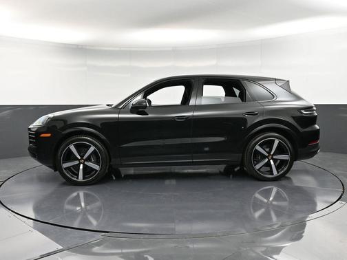 2025 Porsche Cayenne Base