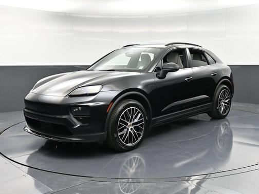2025 Porsche Macan 4