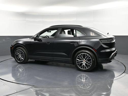 2025 Porsche Macan 4