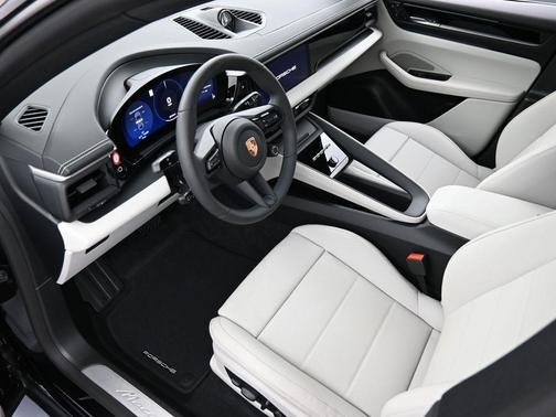 2025 Porsche Macan 4