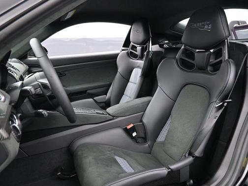 2025 Porsche 718 Cayman GT4 RS